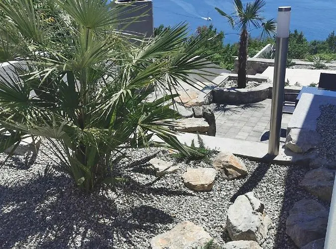 Isabela アパート *