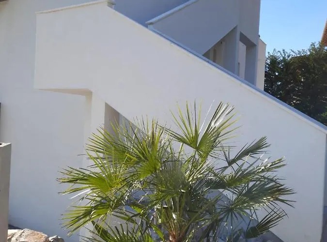 Isabela アパート Ičići